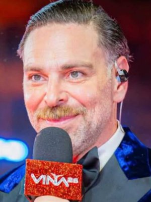 José Antonio Neme reaparece en Viña y pide apoyo para su perrito