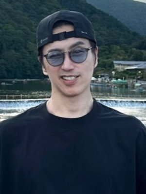 Chuando Tan, el modelo de Singapur que cumplió 60, pero parece un veinteañero