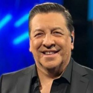 Julio César Rodríguez adelanta su salida de CHV