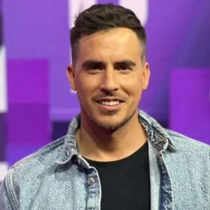 Camilo Huerta se borra tatuaje relacionado a Marité Matus