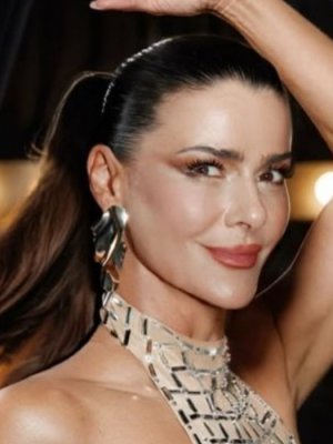 Tonka Tomicic explota su lado más sensual previo a su debut en Only Friends de Mega