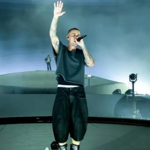 Justin Bieber emociona en Coachella con íntimo homenaje a su esposa e hijo