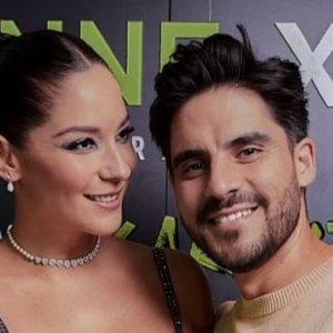 Kel Calderón anuncia su compromiso con Renzo Tissinetti