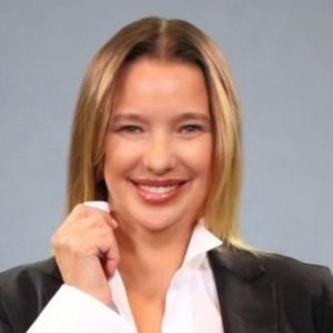 Claudia Schmitd rompe el silencio tras querella de Leonardo Farkas: “Estoy muy tranquila”