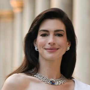 Anne Hathaway confirma su tercer embarazo a los 43 años