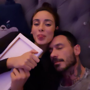 Pareja de Mauricio Pinilla confirma que está viviendo con el comentarista deportivo