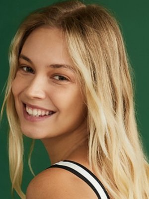 Alexandra Litvinova, pareja de Alexis Sánchez, evalúa platos típicos chilenos