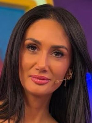 Aseguran que Pamela Díaz habría abandonado a una perrita