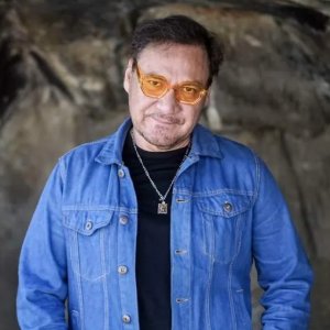 Rodrigo Muñoz comunica la muerte de su padre con un emotivo mensaje en redes sociales