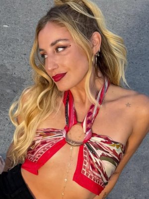¡De paseo y de la mano! Filtran imágenes de Dani Castro con el influencer Diego Valdivieso