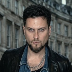 Jean-Philippe Cretton se vuelca a la música y estrena colaboración con vocalista de Lucybell