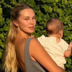 Novia de Alexis Sánchez revela sus trucos de belleza para conseguir un look natural