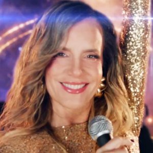 ¿Era Emilia Dides o inteligencia artificial? Revelan quién canta los jingles de Fiebre de Canto