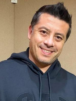 Esposa de Leandro Martínez aclara estado de salud del cantante tras paso por urgencias