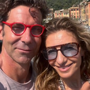 Macarena Venegas se comprometió con romántica propuesta en Italia