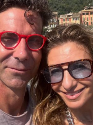 Macarena Venegas se comprometió con romántica propuesta en Italia