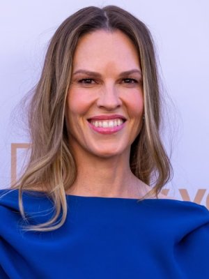 Hilary Swank anuncia su nuevo embarazo a los 52 años