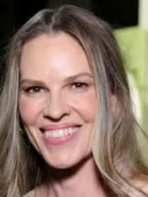 Hilary Swank habló de las críticas por su embarazo a los 52 años