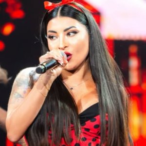 Fanny Cuevas sorprende con inesperada renuncia en vivo a Fiebre de Canto